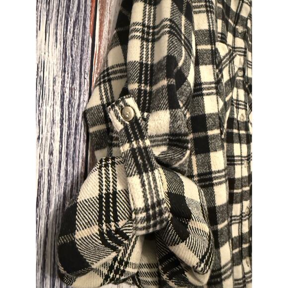 White Birch Black and White Flannel with raw hem Size Mi - Picture 6 of 7